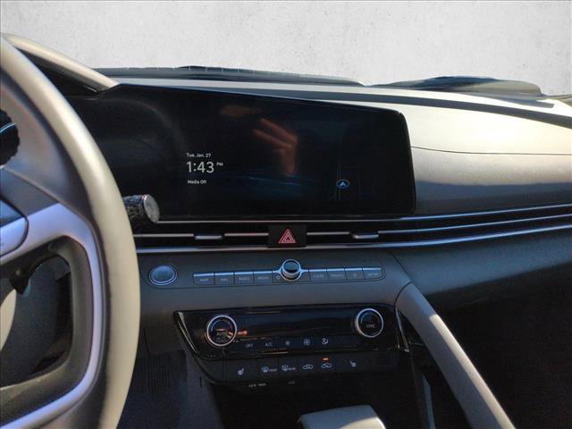 Used 2024 Hyundai Elantra SEL w/ Convenience Package image 13