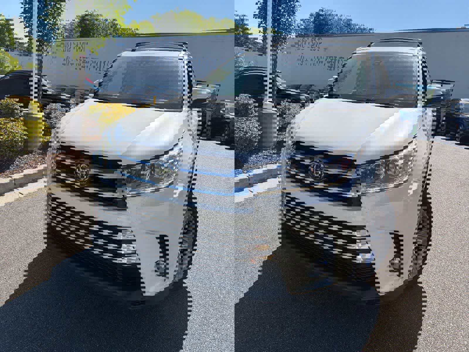 Used 2017 Toyota Highlander Limited AWD/4WD image 1