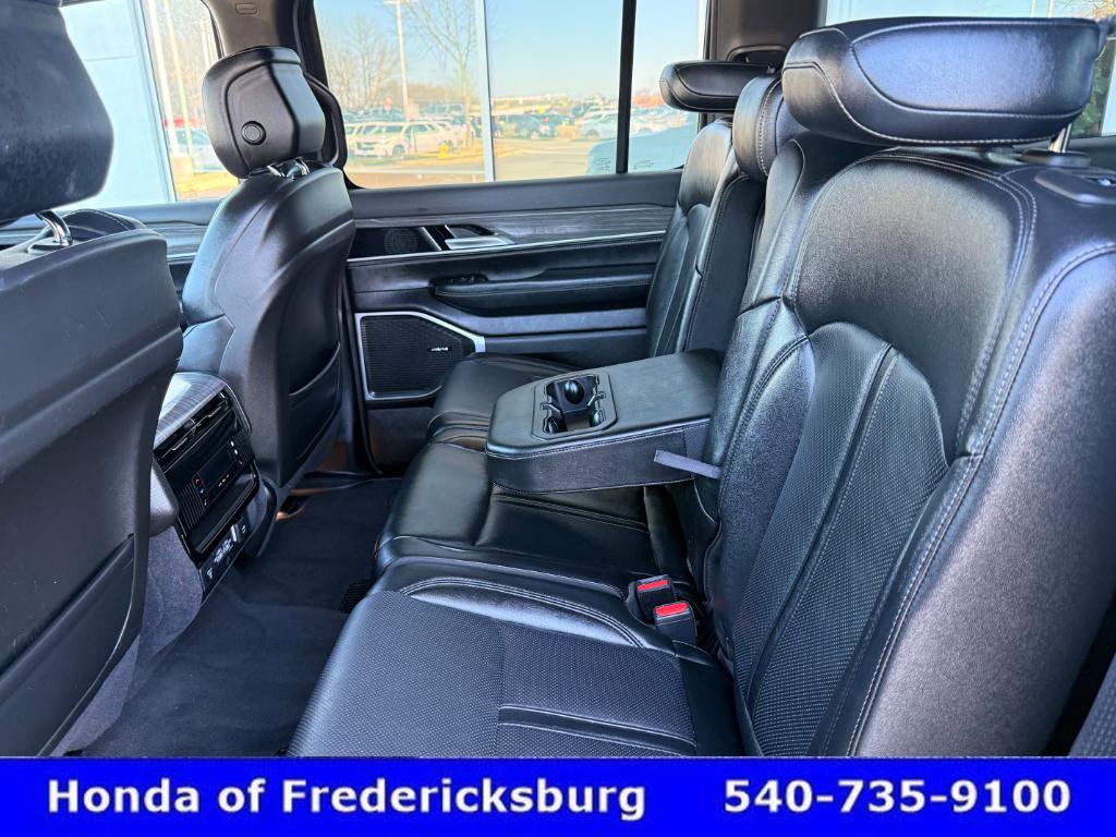 Used 2024 Jeep Wagoneer L Series II w/ Flexible Seating Group image 36