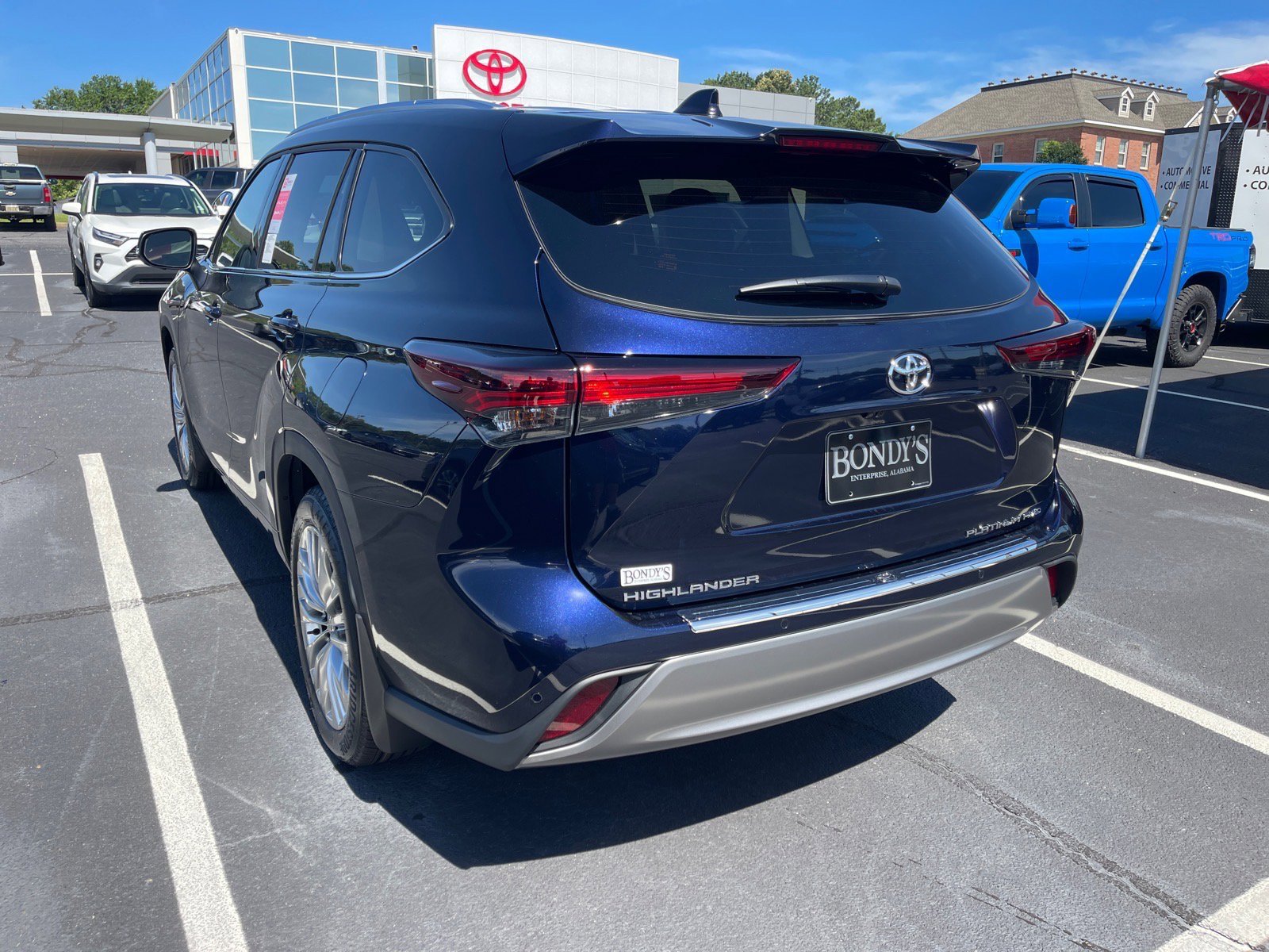 New 2026 Toyota Highlander Platinum AWD/4WD image 12