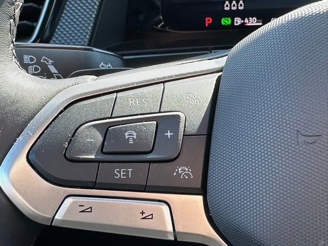 Used 2025 Volkswagen Atlas Cross Sport SEL R-Line image 16