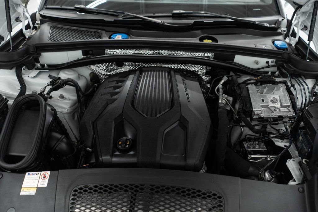 Used 2023 Porsche Macan image 34
