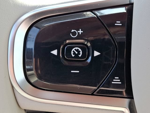 Certified 2025 Volvo S60 T8 Plus AWD/4WD image 23