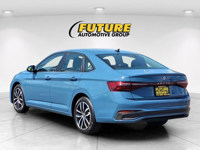 Used 2025 Volkswagen Jetta SE FWD image 7