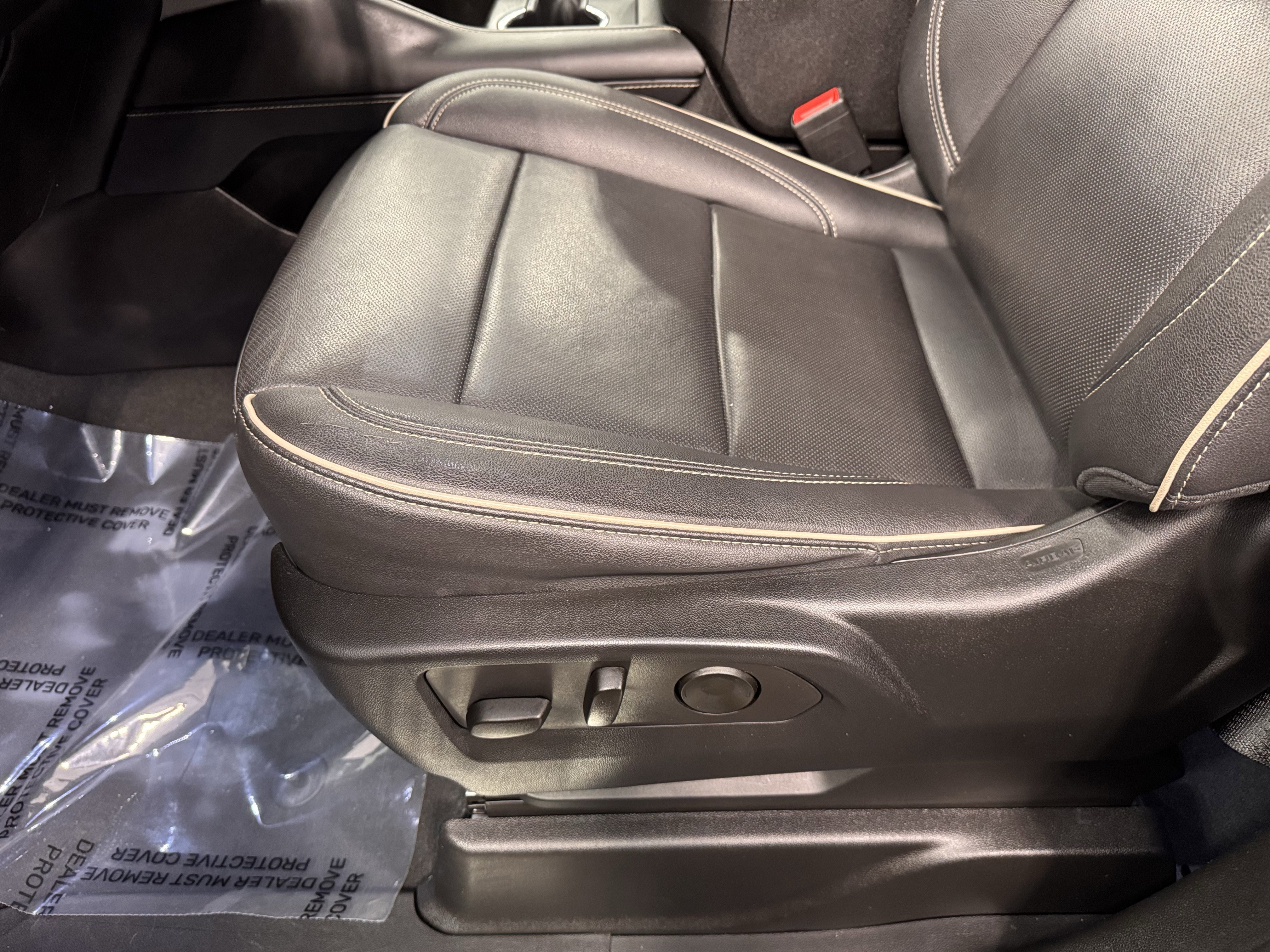 Used 2023 Chevrolet Tahoe Premier RWD image 17