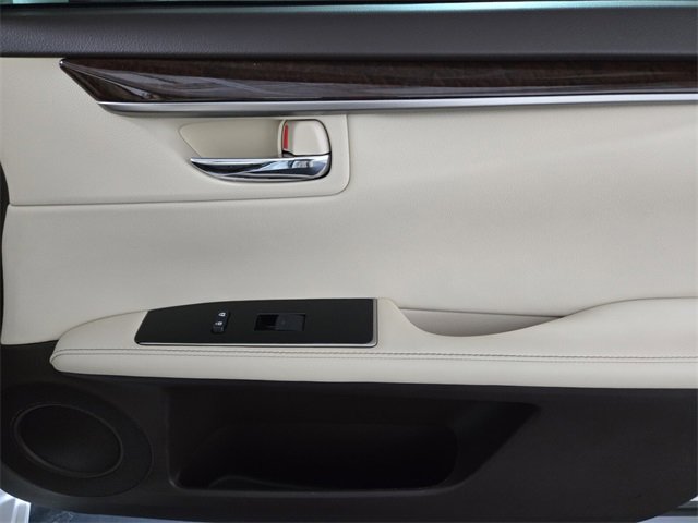 Used 2016 Lexus ES 350 image 25