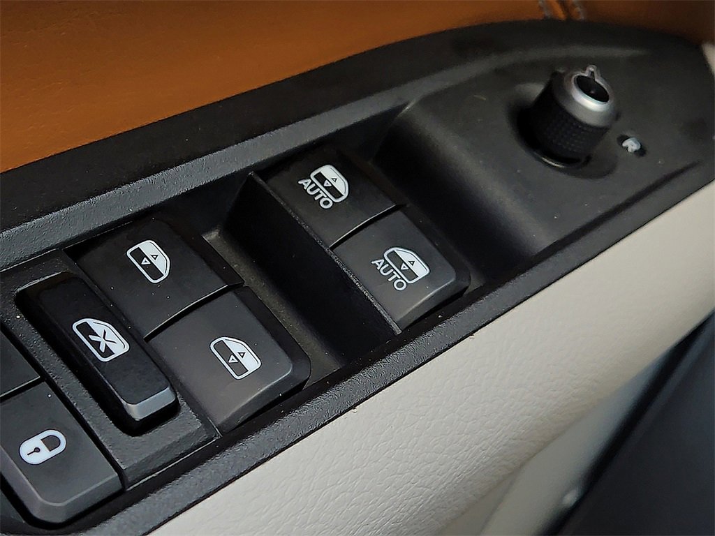 Used 2024 Jeep Compass Limited image 16