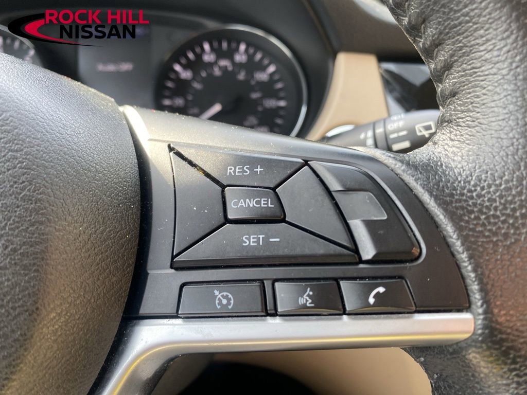 Used 2020 Nissan Rogue SV image 18