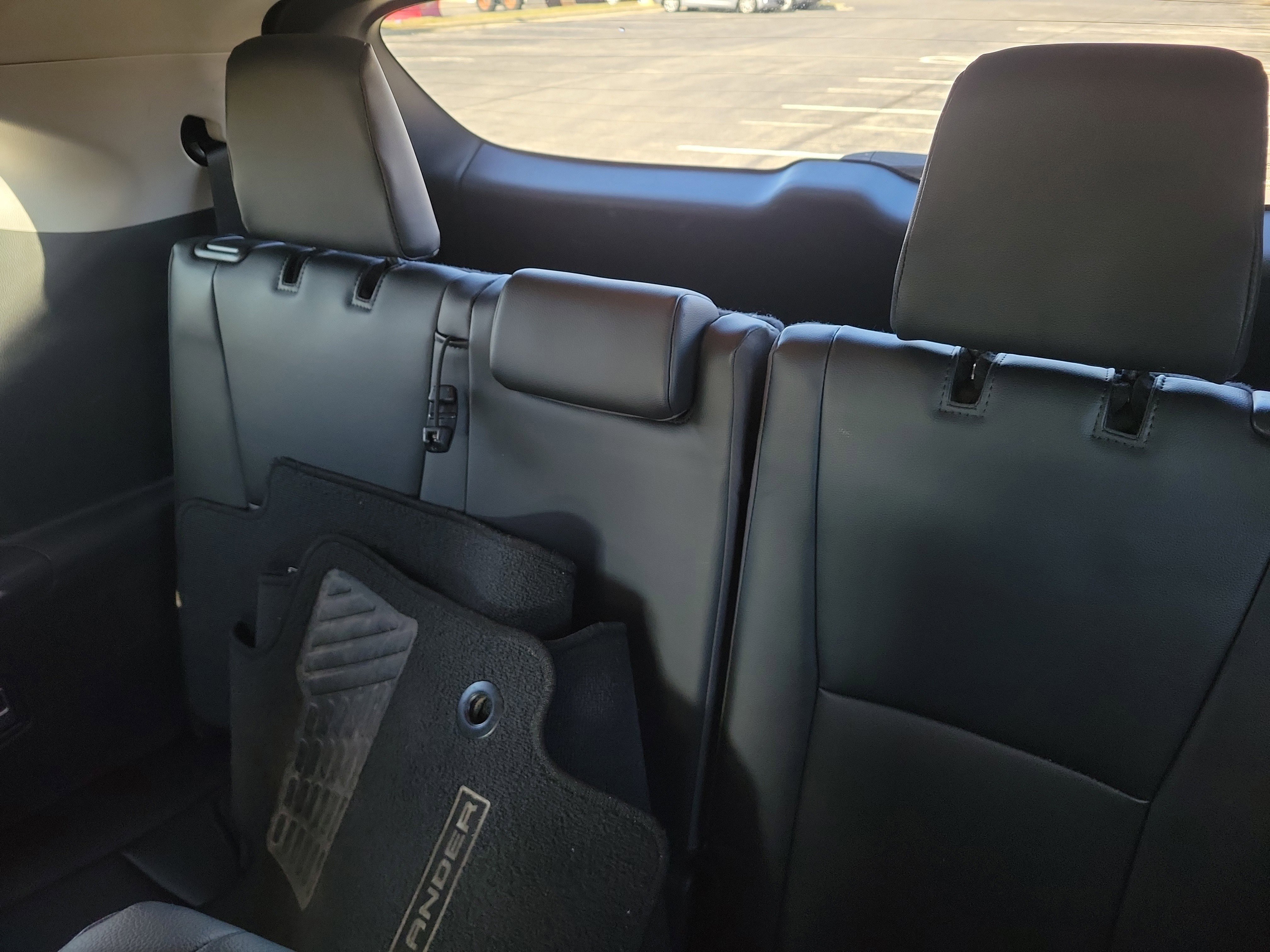 Used 2024 Toyota Highlander XLE image 12