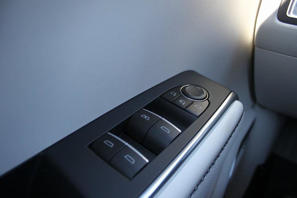 New 2026 GMC Acadia Denali w/ Super Cruise Package image 13