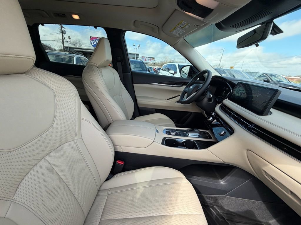 Used 2024 INFINITI QX60 Sensory w/ Vision Package image 21