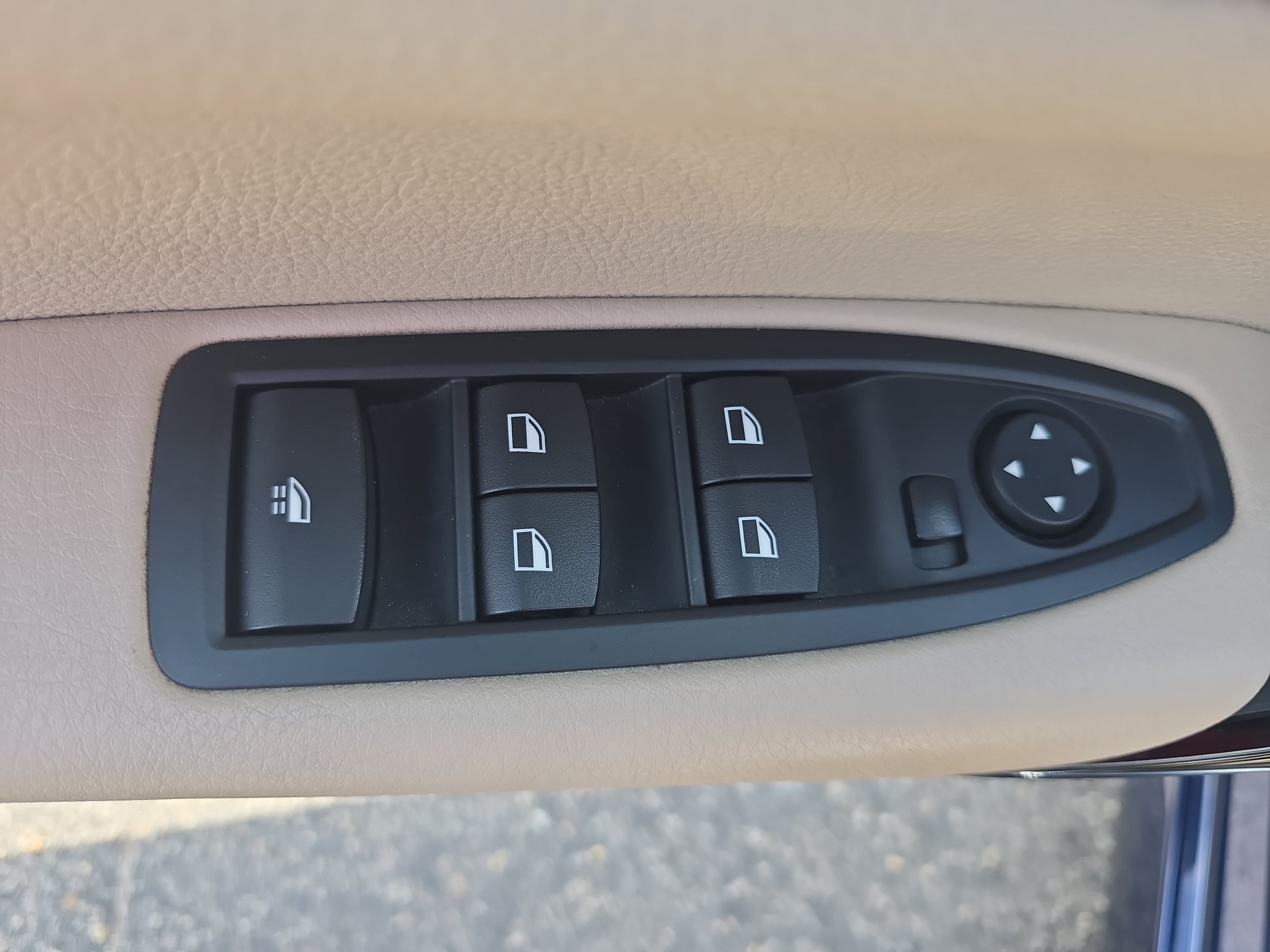 Used 2017 BMW 230i Convertible RWD image 30