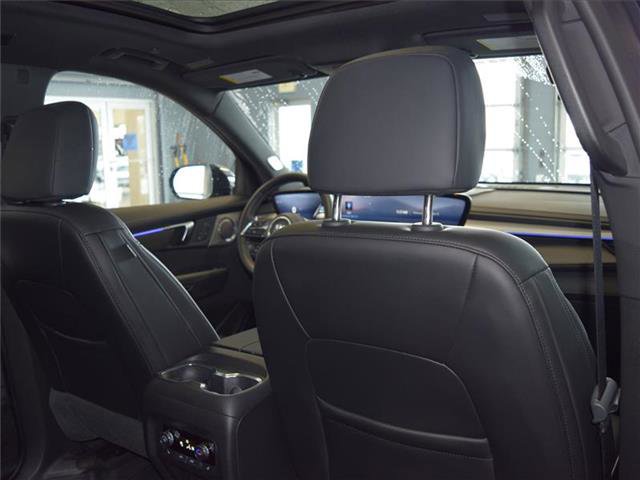 Used 2025 Buick Enclave Avenir w/ Trailering Package, 5000 lbs. image 35