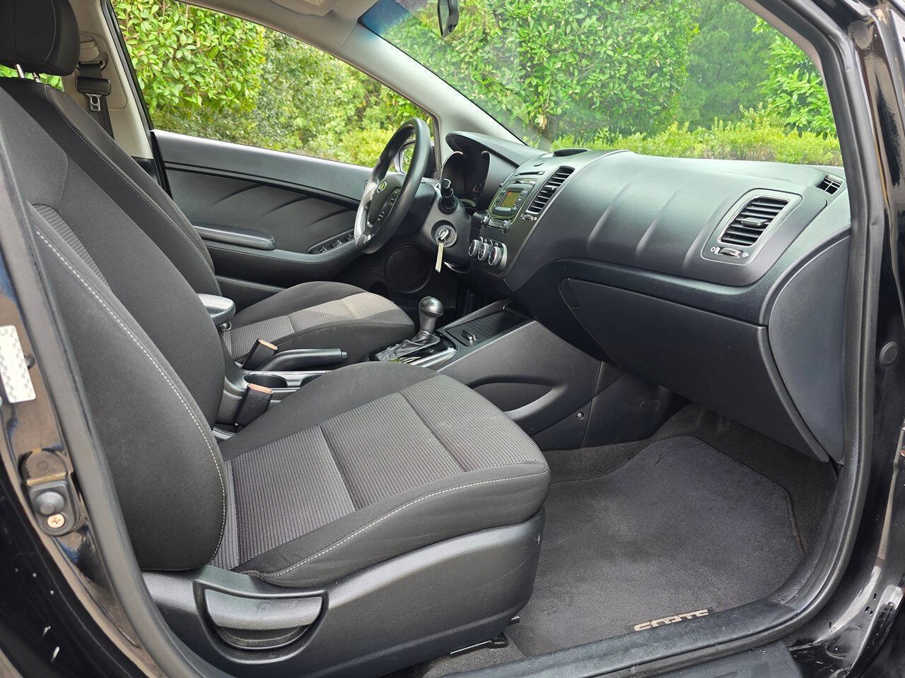 Used 2017 Kia Forte LX FWD image 27