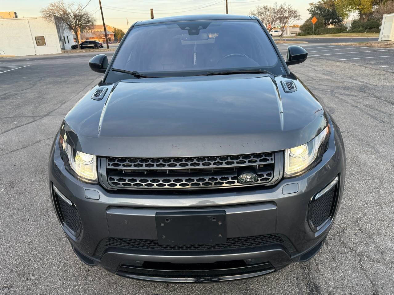 Used 2018 Land Rover Range Rover Evoque Landmark Edition AWD/4WD image 2