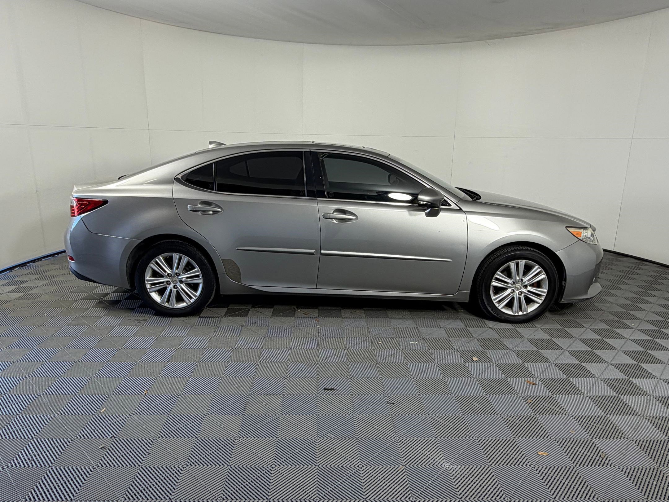 Used 2015 Lexus ES 350 Crafted Line image 8