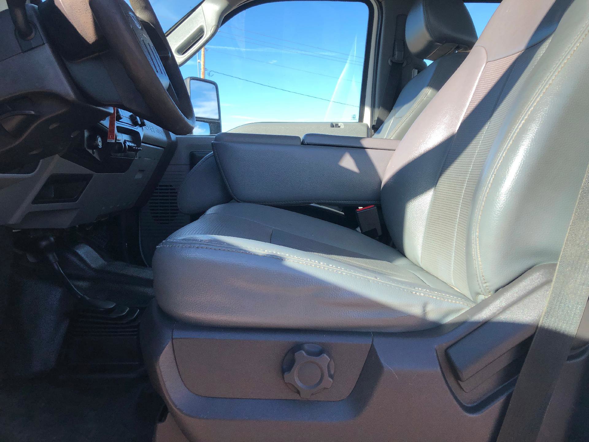 Used 2015 Ford F550 4x4 Crew Cab Super Duty image 11