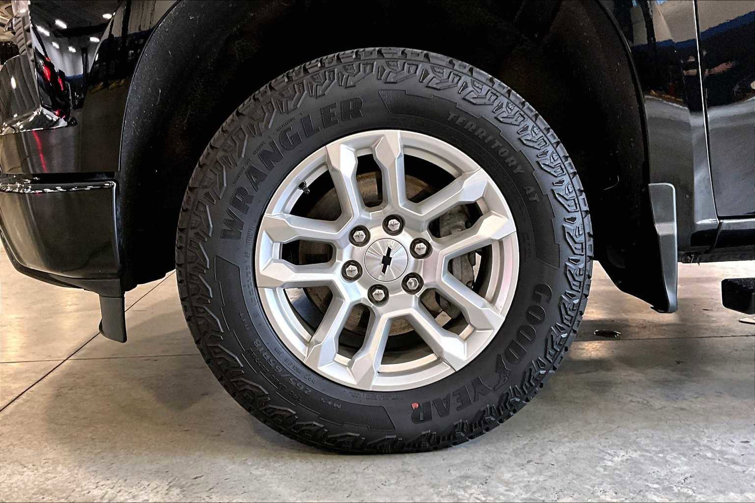 Used 2024 Chevrolet Silverado 1500 RST w/ Z71 Off-Road Package image 7