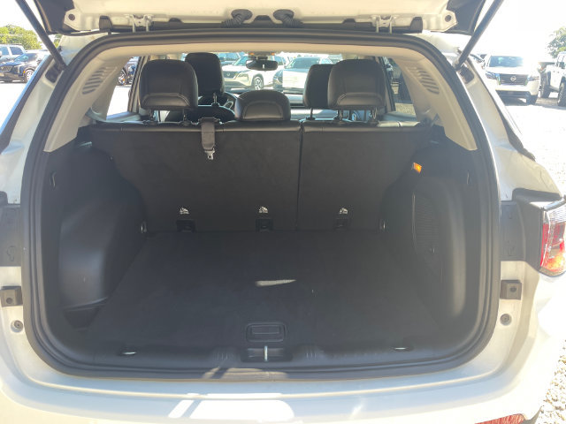 Used 2022 Jeep Compass Latitude w/ Sun and Sound Group AWD/4WD image 15