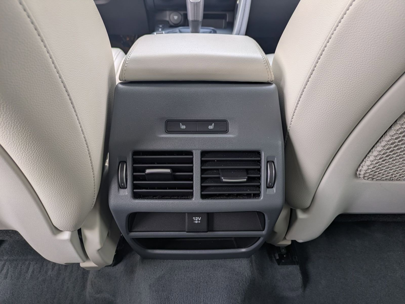 Used 2020 Jaguar E-PACE SE image 23