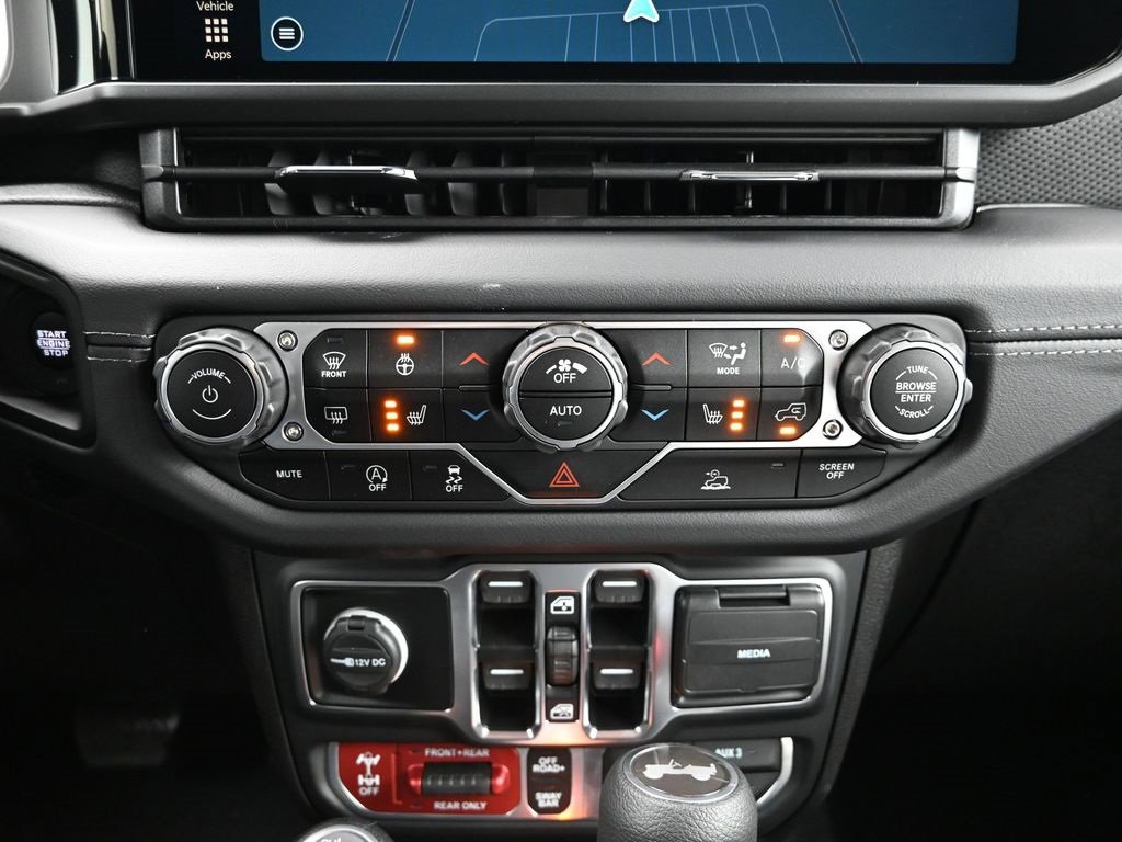 New 2025 Jeep Wrangler Unlimited Rubicon w/ Technology Group image 23