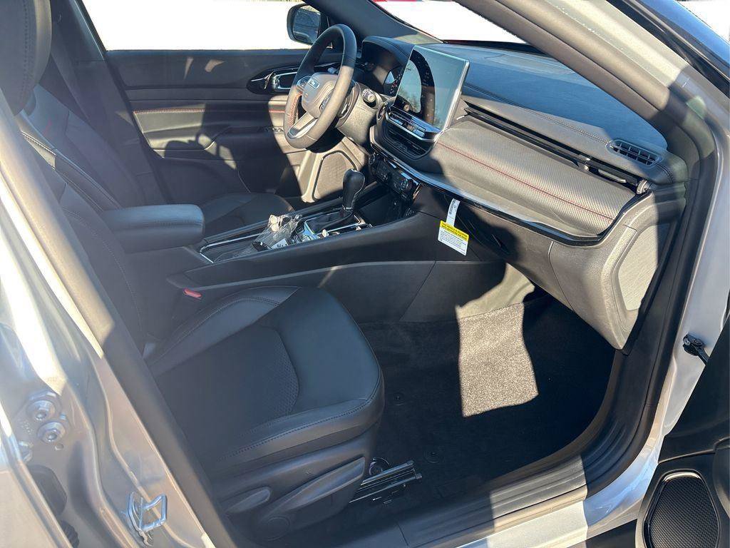 New 2026 Jeep Compass Trailhawk AWD/4WD image 19