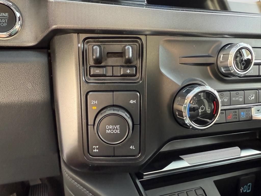 Used 2025 Ford F250 Platinum w/ FX4 Off-Road Package AWD/4WD image 17