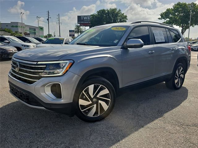 Used 2025 Volkswagen Atlas SE image 28