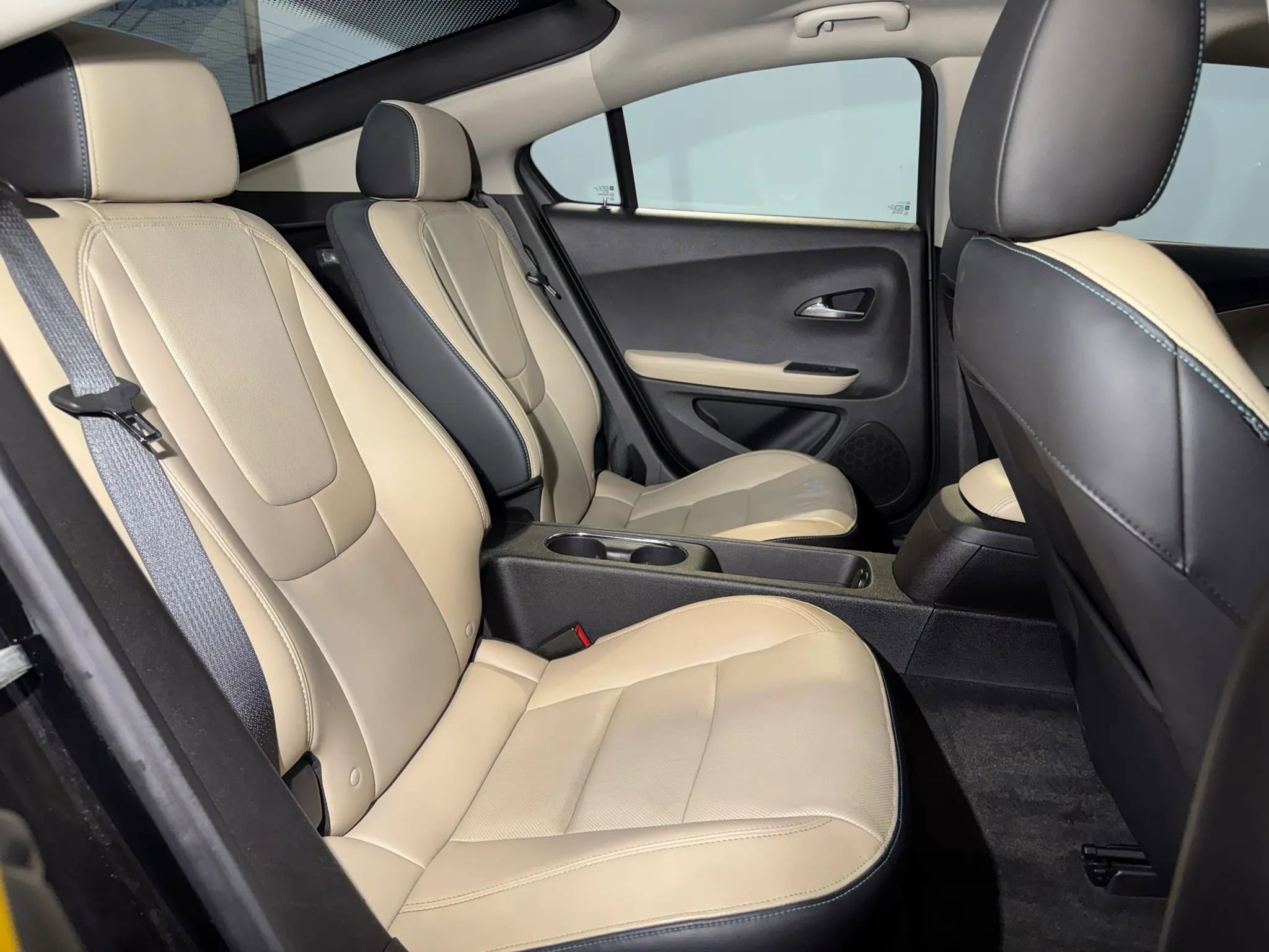 Used 2012 Chevrolet Volt Premium w/ Premium Trim Package image 28