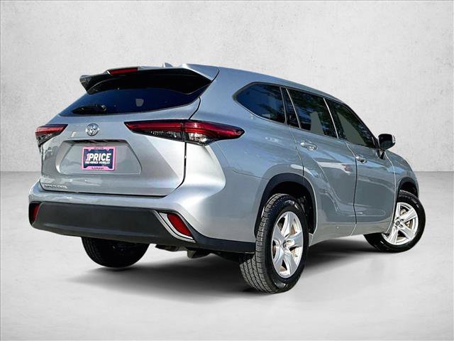 Used 2021 Toyota Highlander L image 2