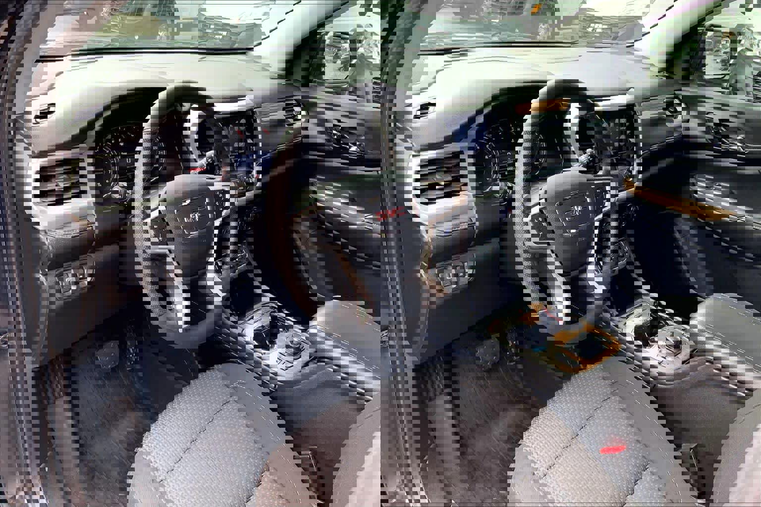 Used 2021 GMC Acadia SLE w/ Driver Convenience Package FWD image 16