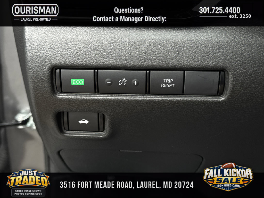 Used 2025 Nissan Sentra SR w/ SR Premium Package FWD image 24