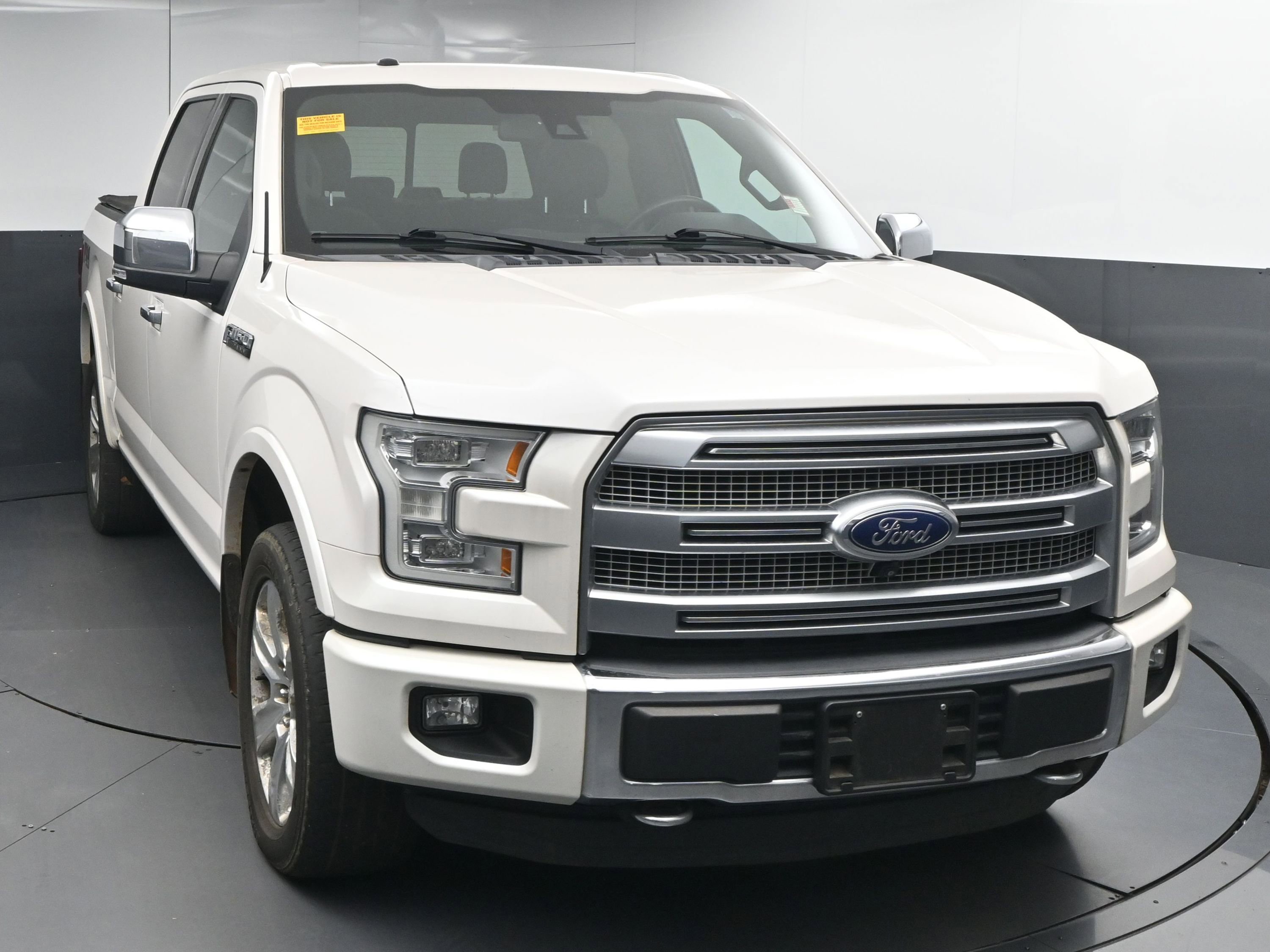 Used 2015 Ford F150 Platinum w/ Equipment Group 701A Luxury image 2