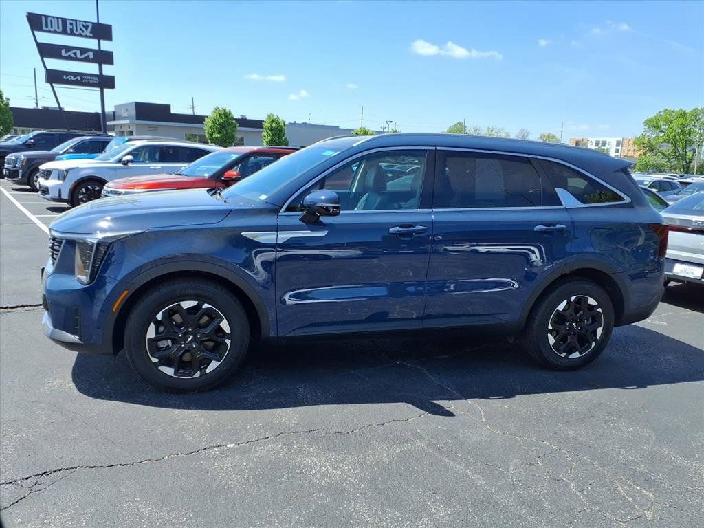 Used 2025 Kia Sorento S w/ Panoramic Sunroof Package FWD image 22
