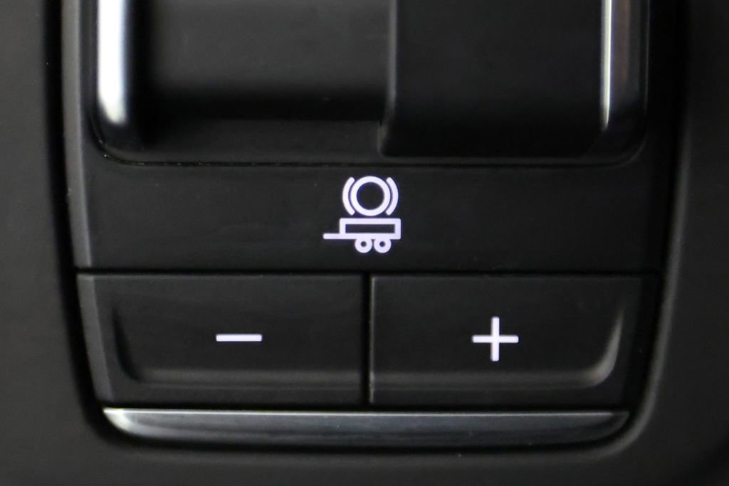 Used 2025 Cadillac Escalade V image 28