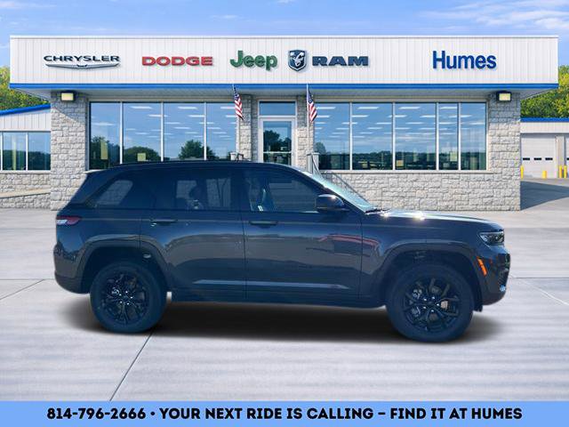 New 2025 Jeep Grand Cherokee 4WD image 2