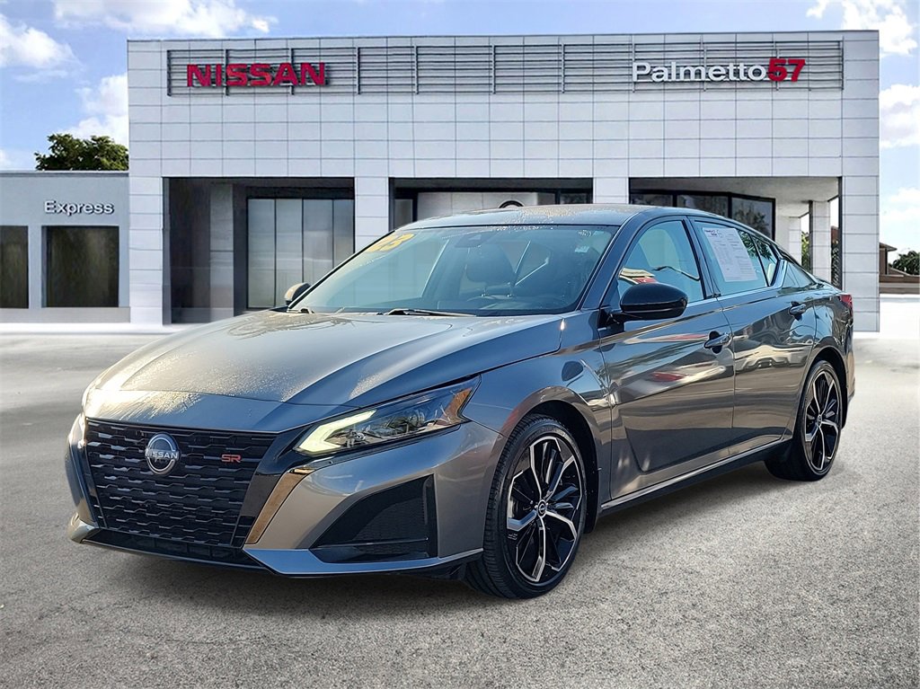 Certified 2023 Nissan Altima 2.5 SR image 3