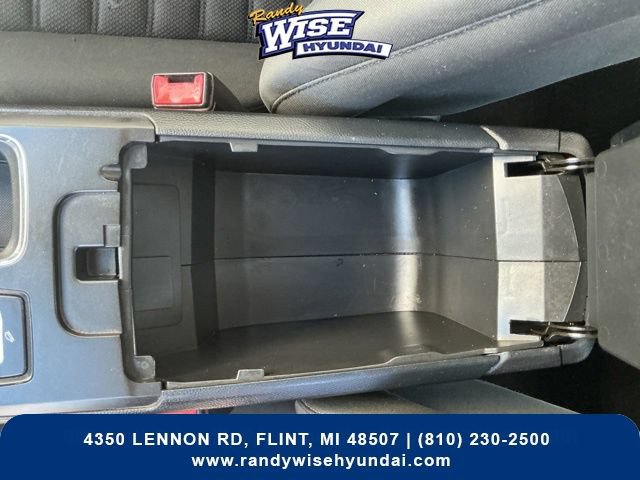 Used 2019 Ford Fusion SE FWD image 26