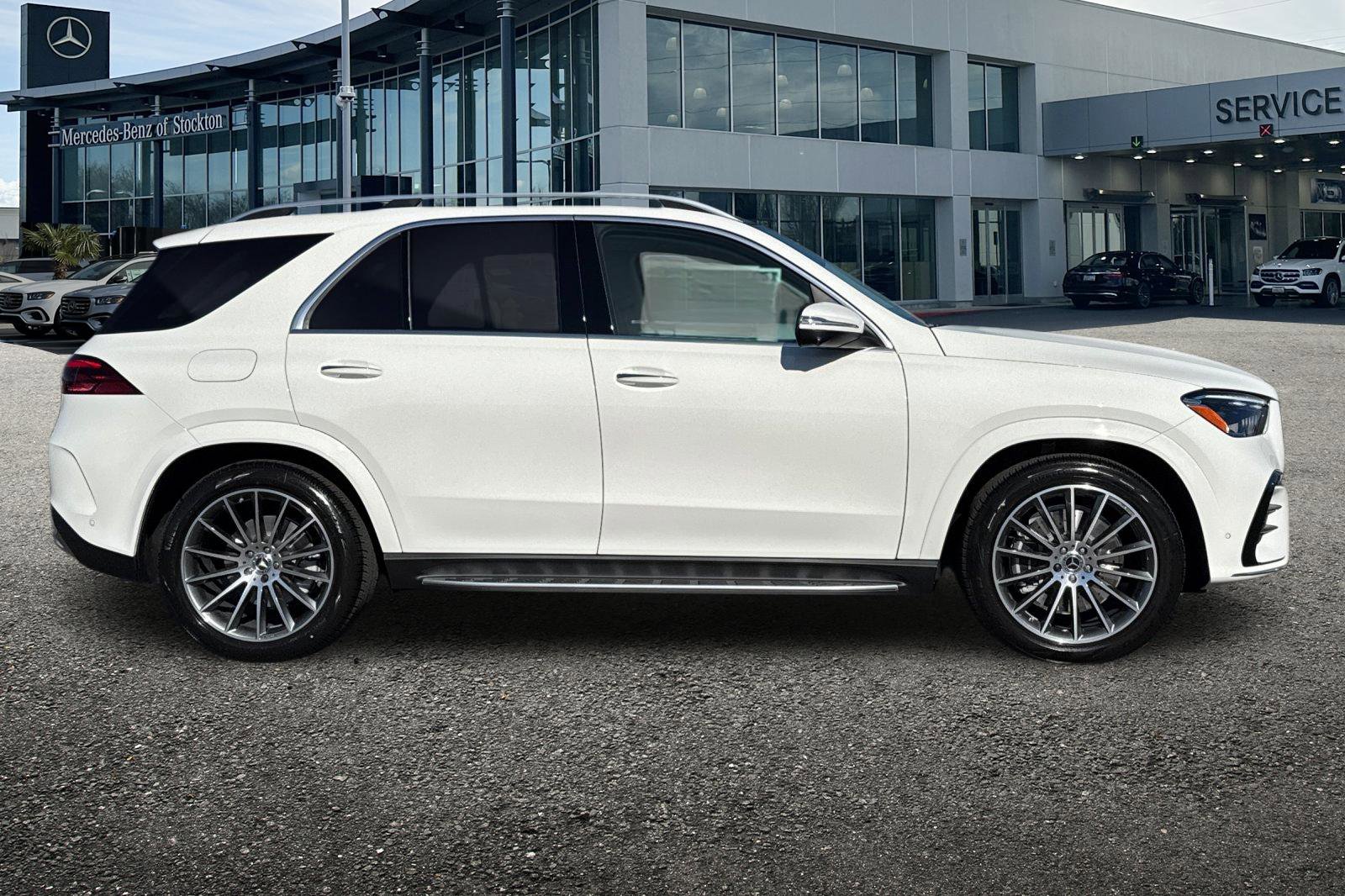 New 2026 Mercedes-Benz GLE 450 4MATIC image 3