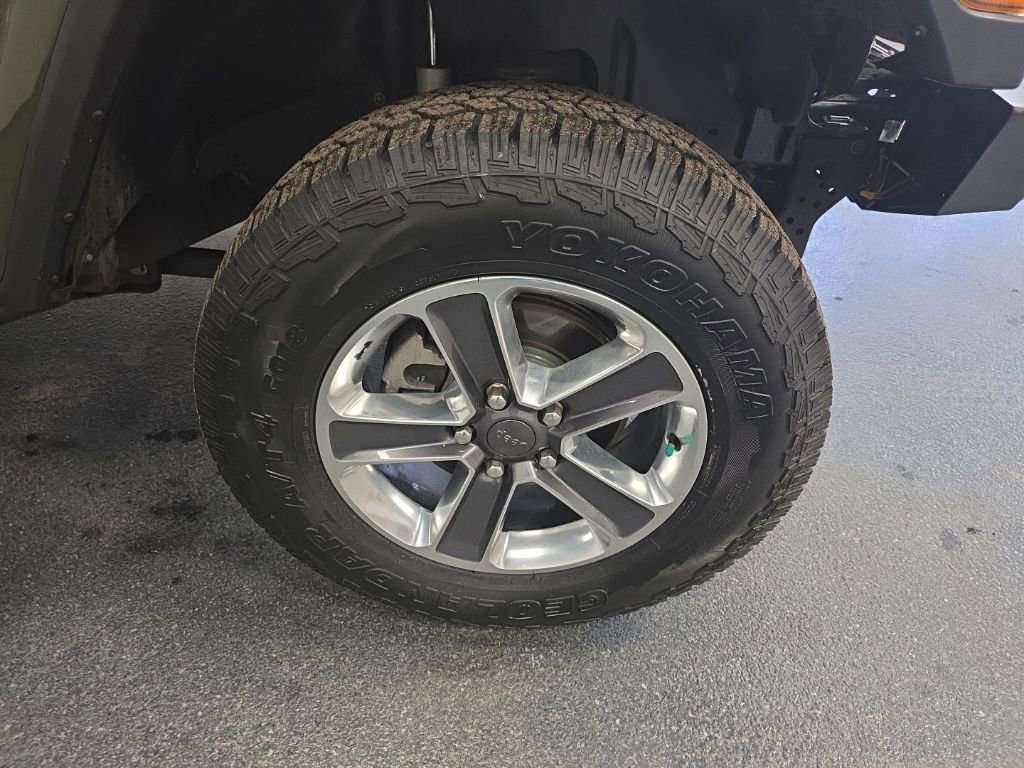 Used 2021 Jeep Wrangler Unlimited Sahara w/ Uconnect 4C Nav & Sound Group image 13