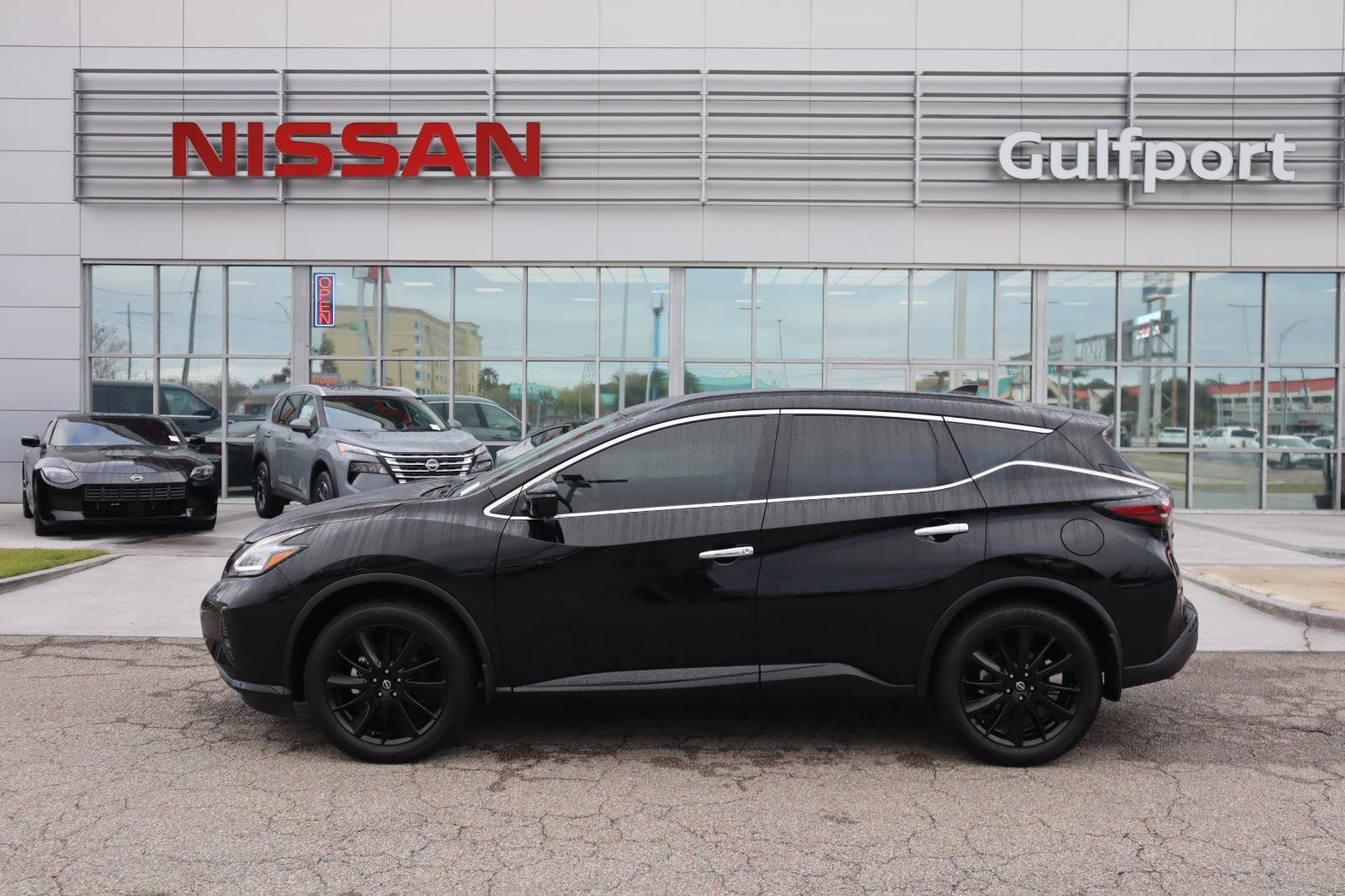 Certified 2024 Nissan Murano SV w/ SV Midnight Edition Package image 3