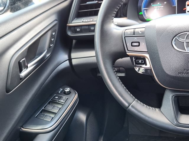 Used 2023 Toyota Crown AWD/4WD image 26