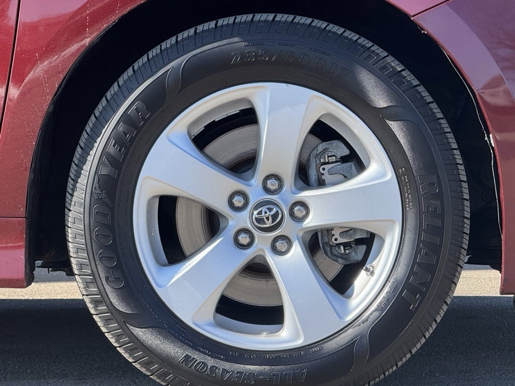 Used 2018 Toyota Sienna LE image 47