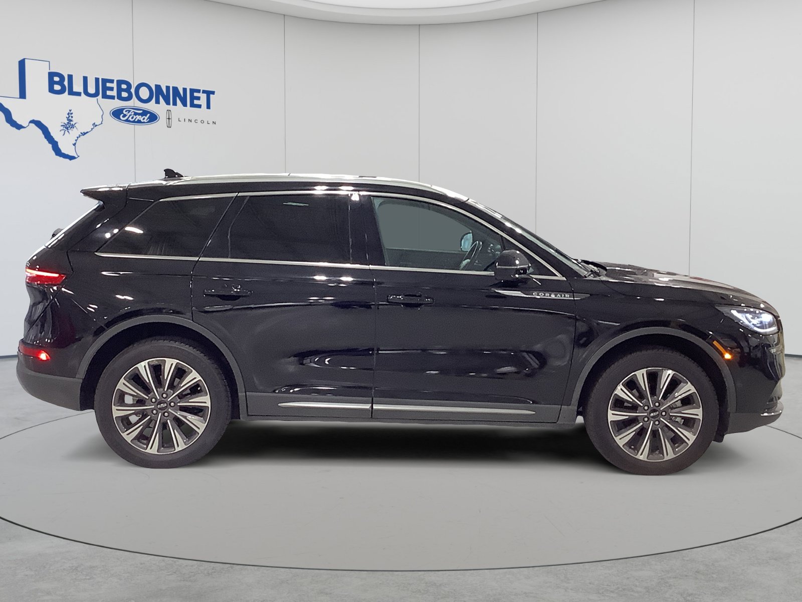 Used 2022 Lincoln Corsair Reserve w/ Elements Package FWD image 4