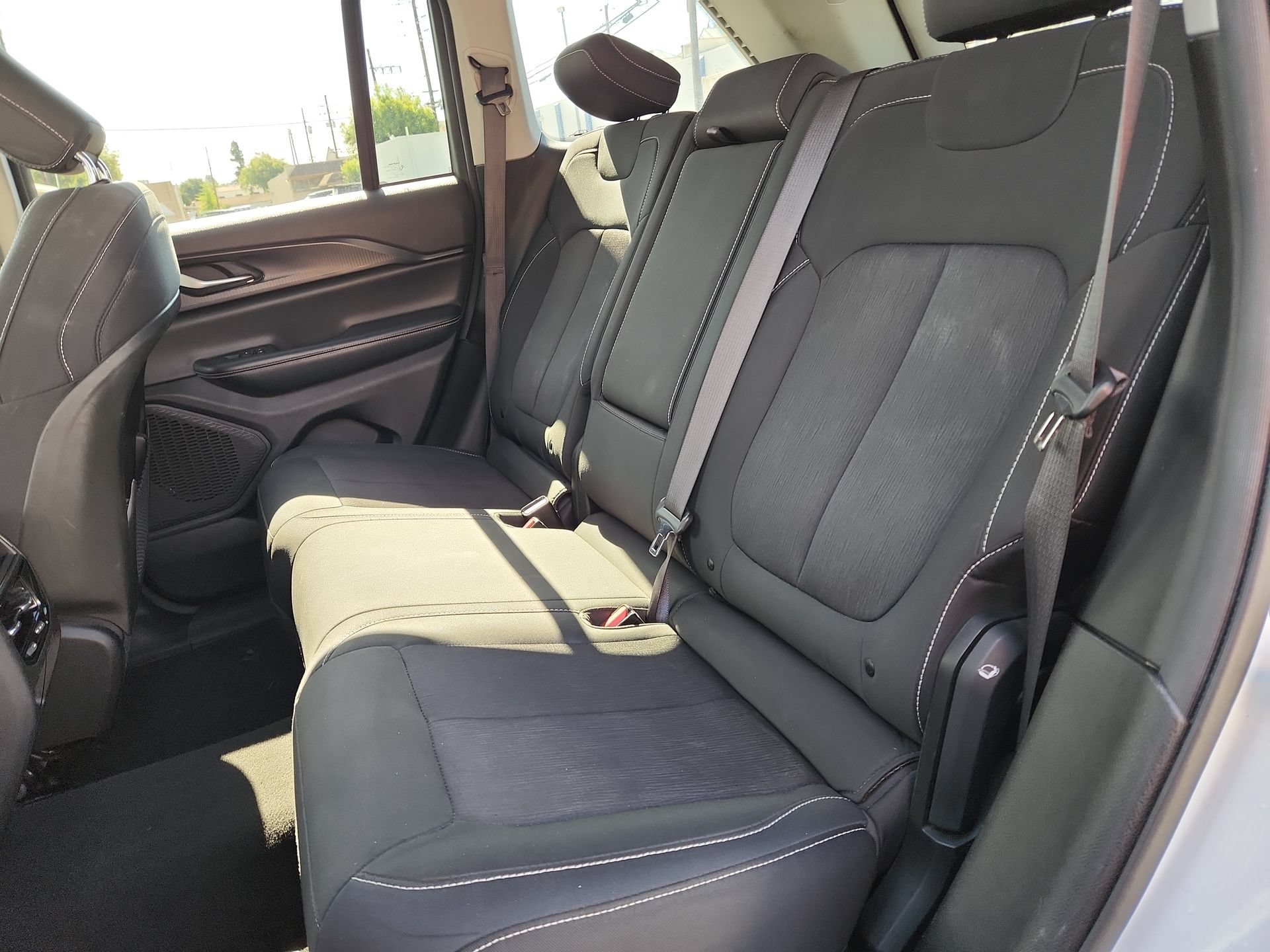 Certified 2023 Jeep Grand Cherokee Laredo AWD/4WD image 23