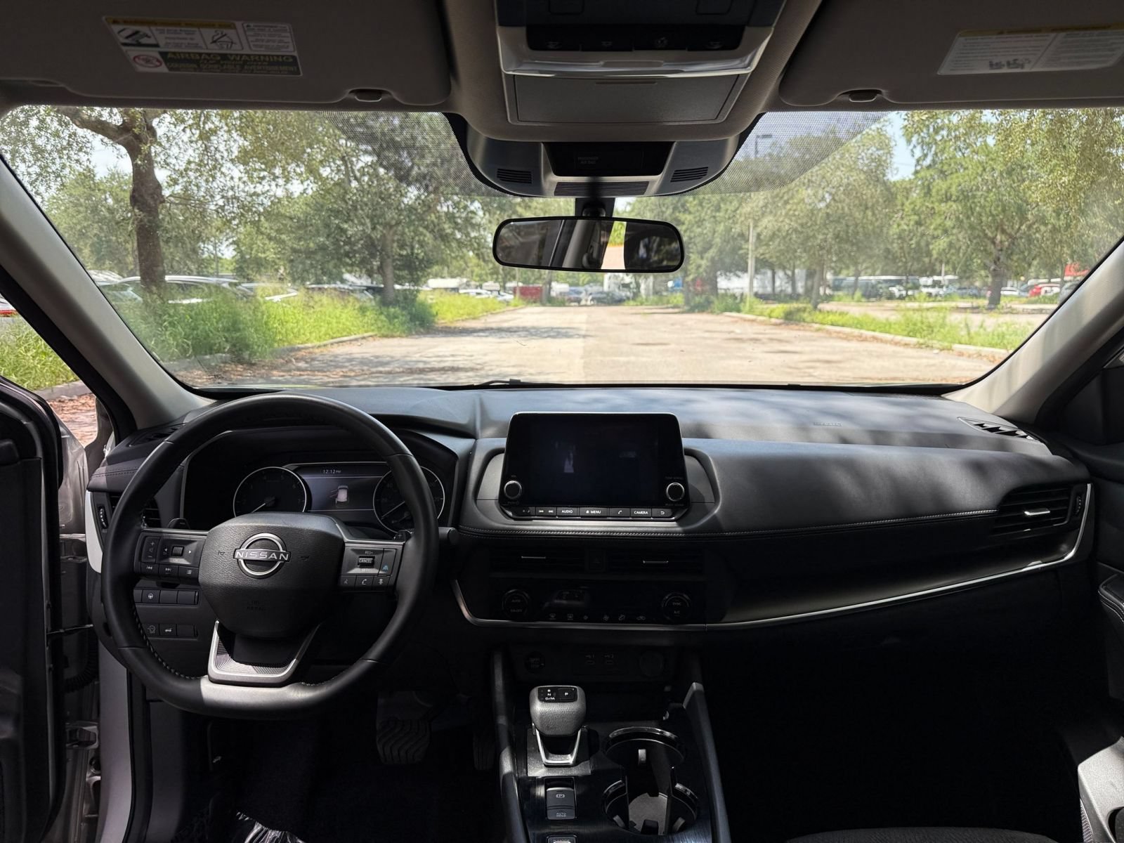 Used 2025 Nissan Rogue SV FWD image 32