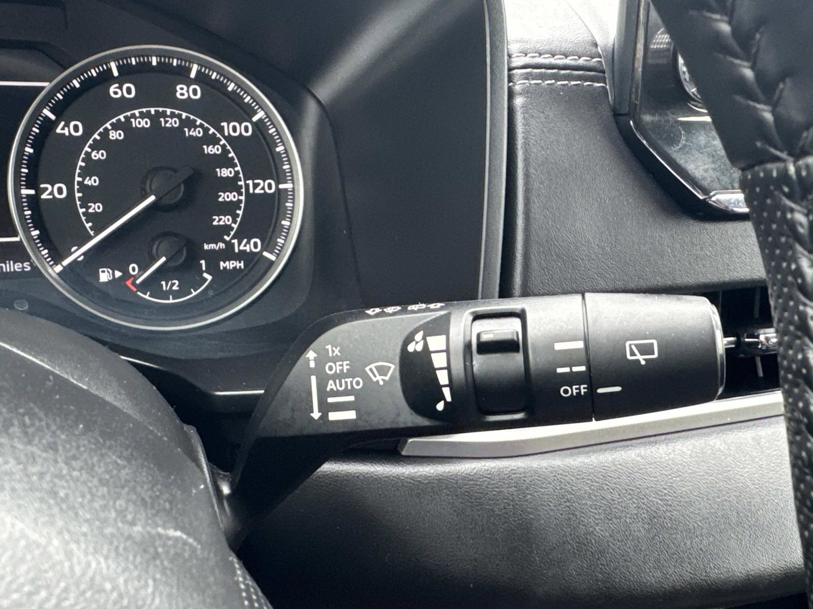 Used 2024 Mitsubishi Outlander FWD image 28