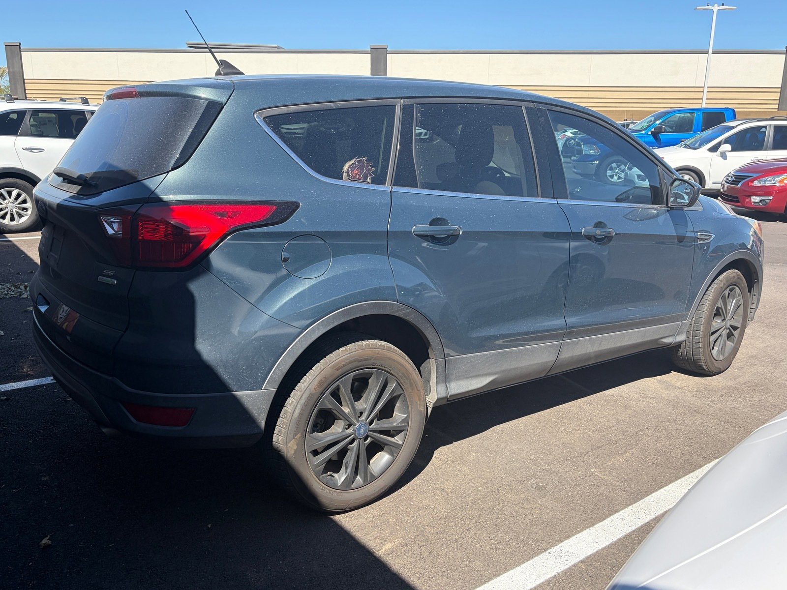 Used 2019 Ford Escape SE image 3