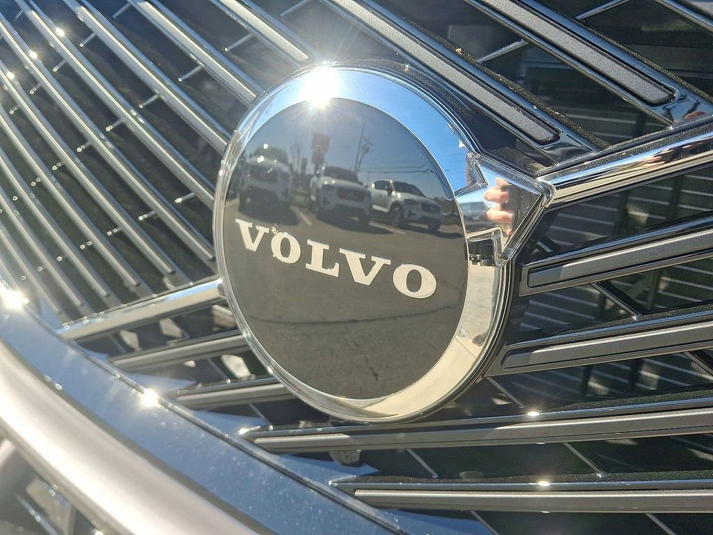 New 2026 Volvo XC60 B5 Core w/ Climate Package image 19
