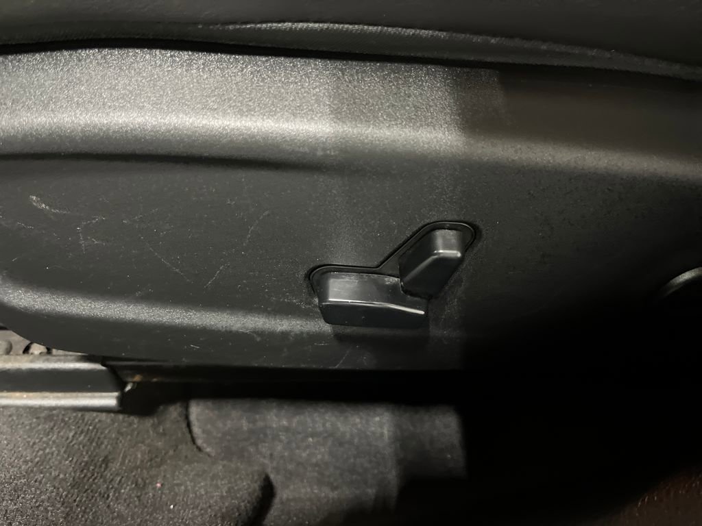 Used 2018 Chrysler 300 S w/ 300S Premium Group image 16